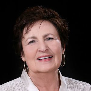 Meet your Posher, Sandi